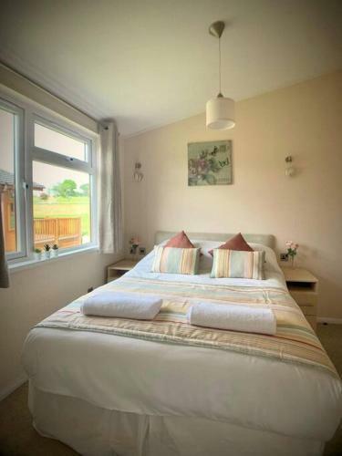 Relaxing 2-bedroom Holiday Lodge In Cornwall