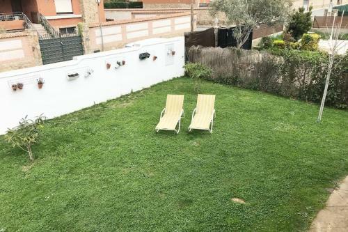 Entire Cottage With Swimming Pool And Bbq