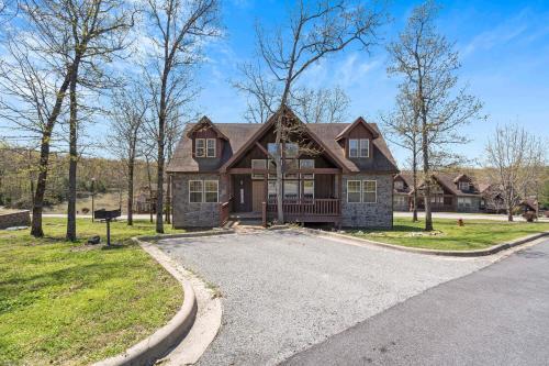 Fox Hollow Family Lodge