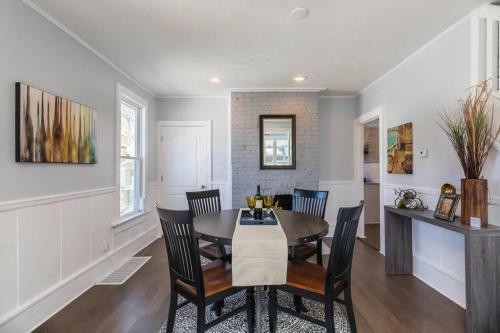 Modern, Gorgeous And Spacious Condo Living