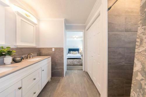 Modern, Gorgeous And Spacious Condo Living