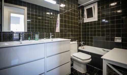R130 Beachfront Apartment With Air Conditionner