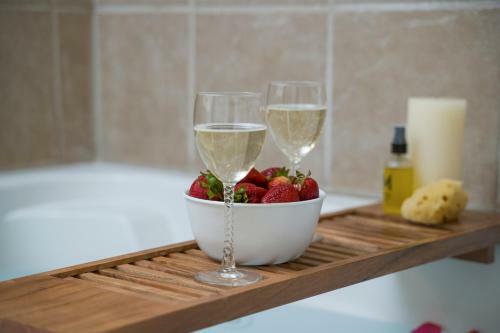 Luxe Quiet Townhouse W/parking/pool/by Dollywood