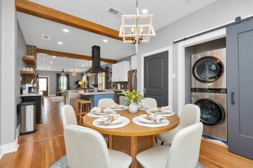 New! ?change Of Pace? 5 Blk To Beach Bikes+firepit