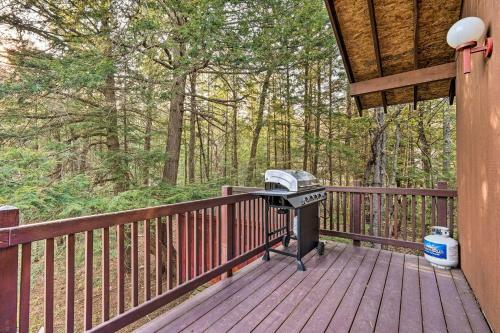 Winhall Retreat With Furnished Deck And Fire Pit!