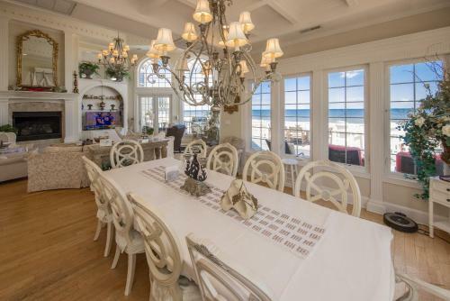 Seaside Sanctuary Oceanfront- Pool Open Year Round
