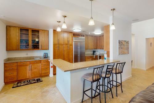 The Sanctuary - Penthouse Paradise 402a