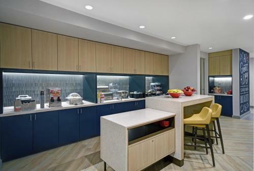 Hotel Towneplace Suites By Marriott Fall River Westport