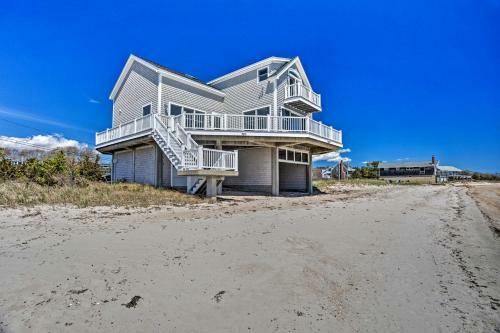 Sunny Beach House Getaway - Steps From Water!