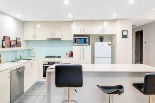Stunning Urban Retreat / Redfern