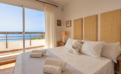Villa On The Rocks
