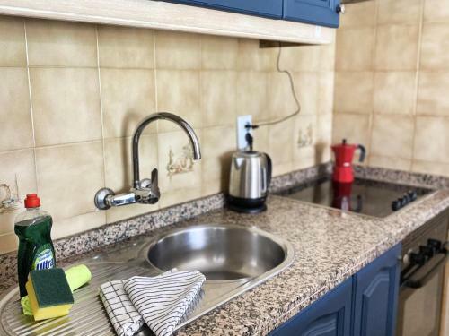 Walk To Golf Heated Pool Apartment