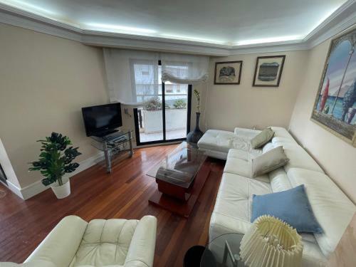 Apartamento Duplex Con Piscina Y Garaje Cerca de La Playa