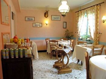 Hotel Logis Auberge � La T�te de Lard