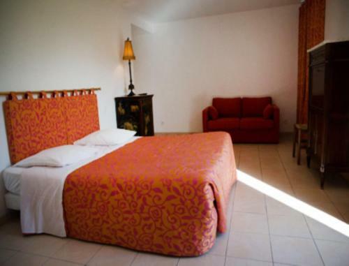 Hostal La Tour Des Plantes