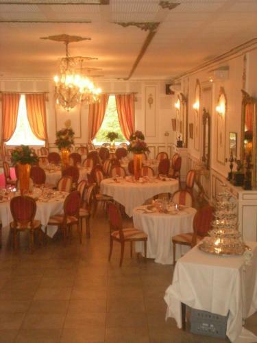 Hostal Chateau de La Chapelle Des Bois