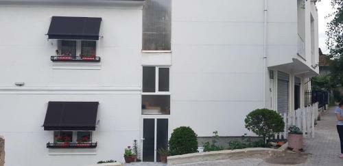 Hill View 7 Apartments