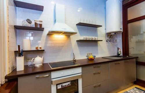 Spacious And Fresh Apartment In Riga's Noble Nest