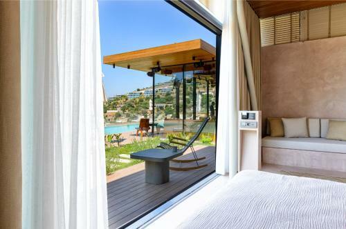 Birdcage 33 Boutique Hotel & Restaurant