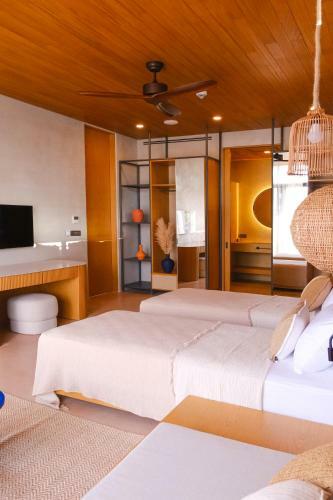 Birdcage 33 Boutique Hotel & Restaurant