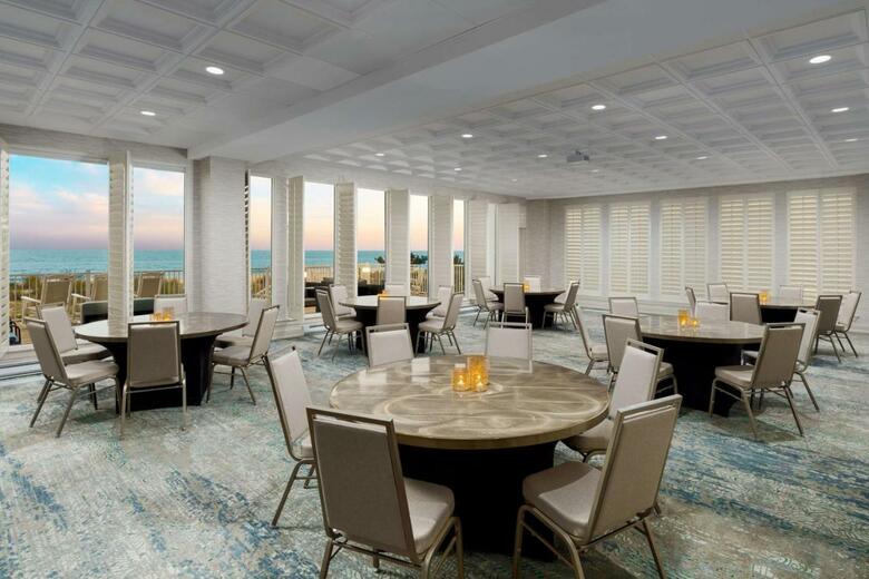Dunes Manor Hotel