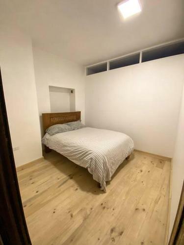 New Renovated Apartment (7 Min Walk Main Square)