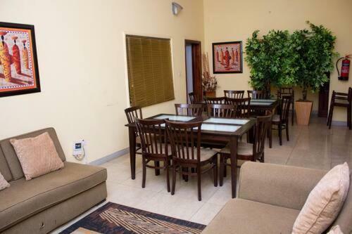 Hotel Jayliz Lodge Adenta,accra