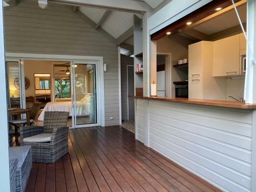Bungalow "ipom�a" � 2 Pas de La Plage Et Lagon