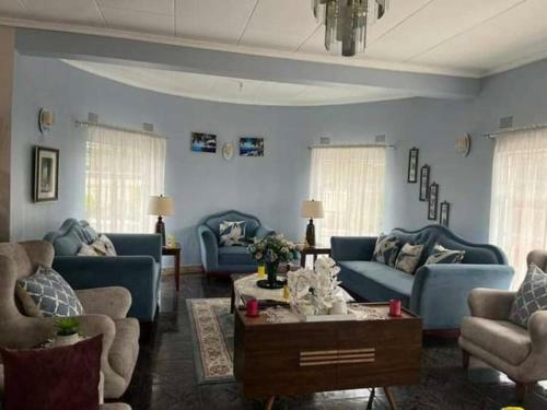 Cheerful 4 Bedroom Villa With Pool