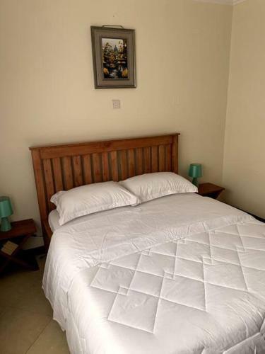 Cozy 2-bedroom Apartment Within City Limits.