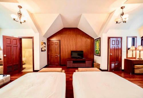 Charming 4 Bedrooms Villas With Few Step To Beach
