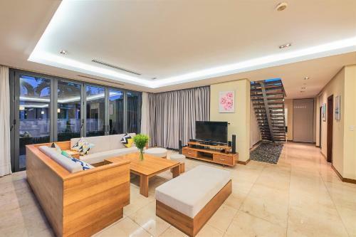 Stunning 5 Bedrooms Villas 5 Stars