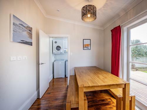 Old Railway Cottage - Ohakune Holiday Home