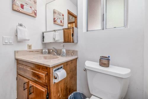 Lakeview Cozy Retreat