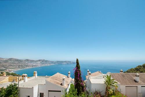 Luxury 5-bed House With Jacuzzi Sea Views Pool