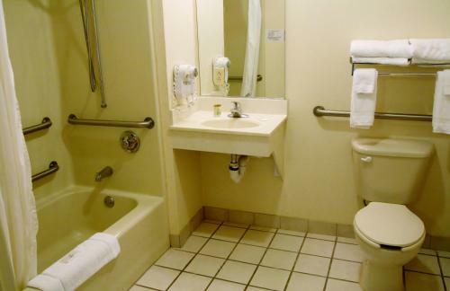 Hotel National Heritage Inn And Suites