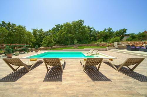 Villa Green Pearl