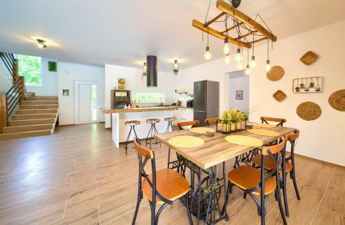 Villa Green Pearl