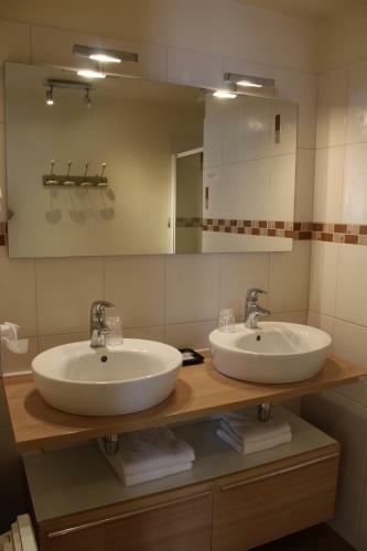 Hotel Logis Le Quai Fleuri