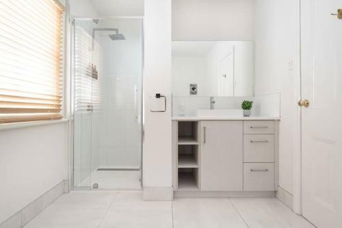 Apartamento A Modern Home With Old-world Charm In Bathurst