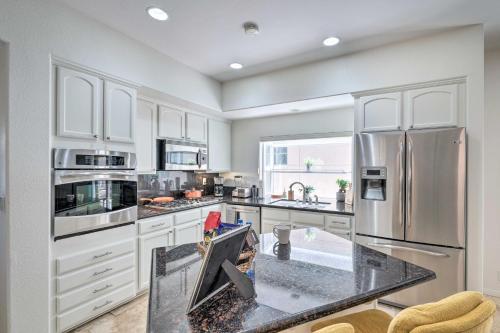Chic Home With Patios, Steps To Oceanside Beach