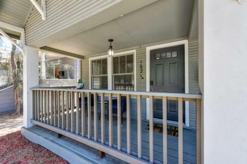 Gorgeous Midtown Get Away With Great Location