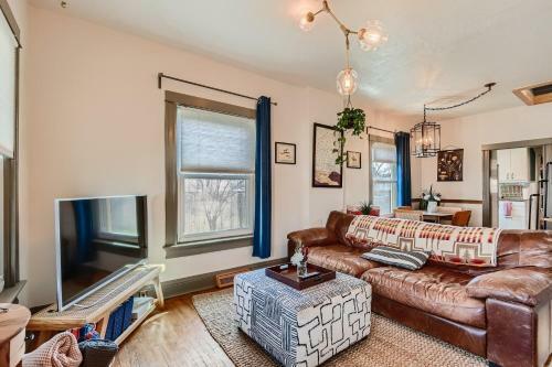 Hotel 3907 S Lincoln St