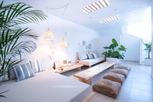 Villa Mariba White By Villa Plus