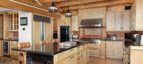 Campbell Peak Retreat By Exceptional Stays