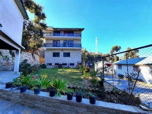 Cliffside Manor, Satkhol, Mukteshwar By Earthaa Escapes
