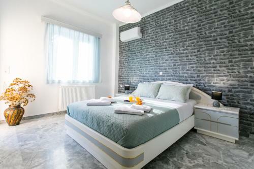 Irinis Sea View House