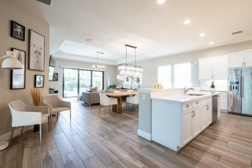 Luxurious Home With Optional Chauffer & Butler Service