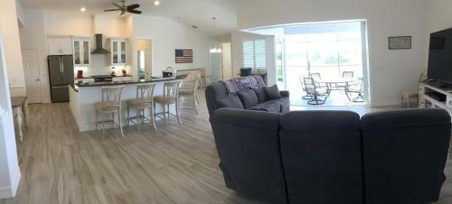Florida Secret - Private Villa With Heated Pool - Sleeps 8