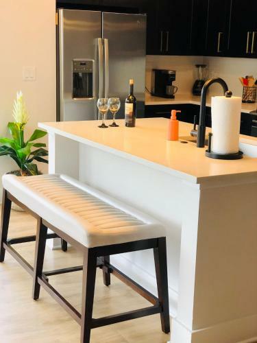 Apartamento Mazuma Suites Midtown Skyview Condo